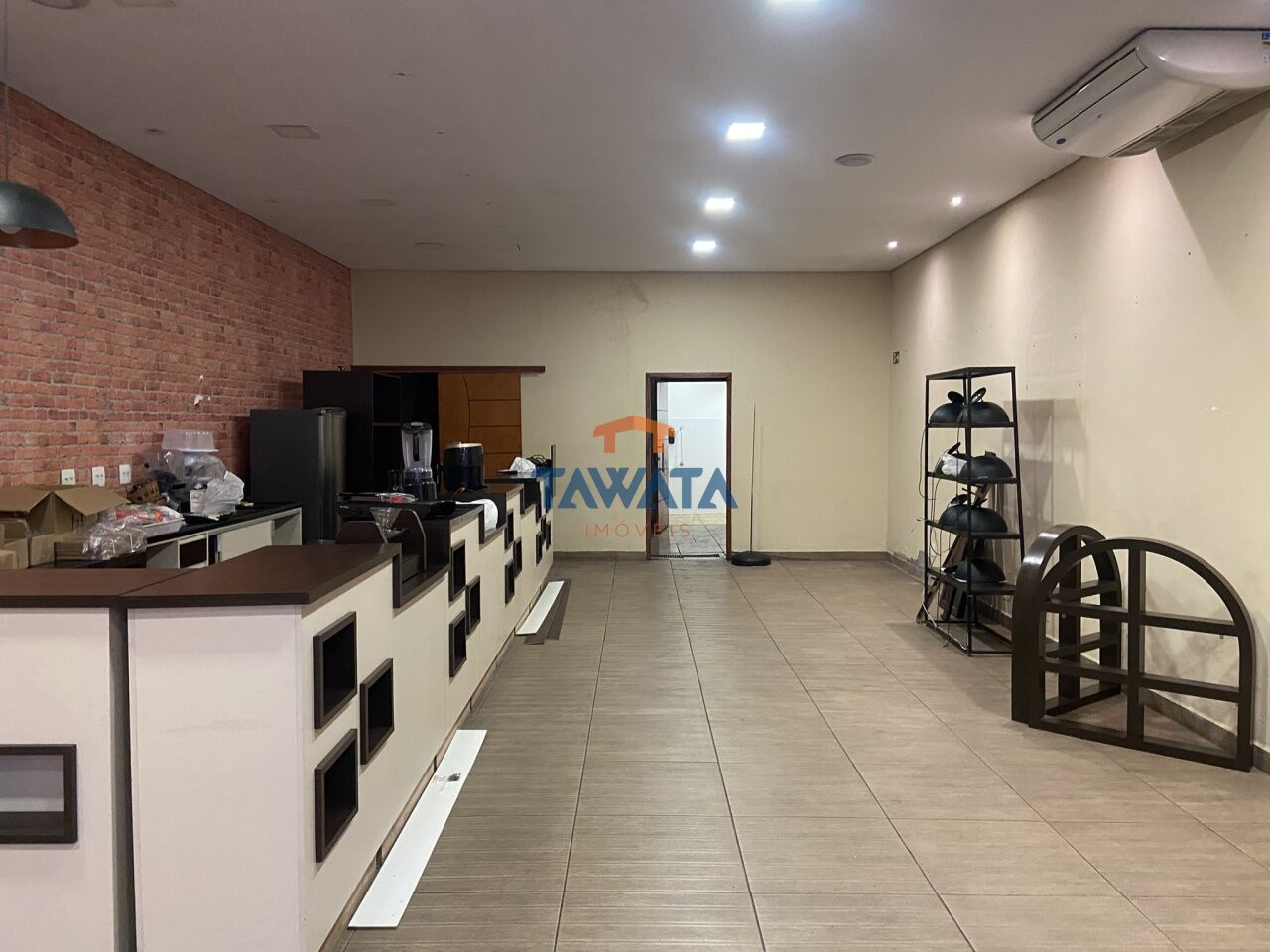 Salão comercial com ótima localização