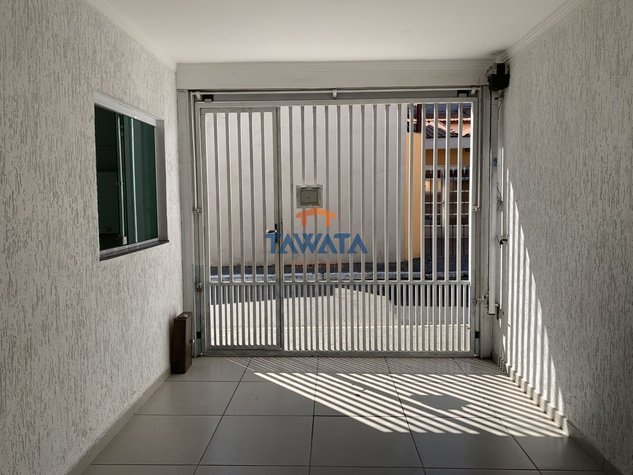 Sobrado moderno para locação com 02 suítes e 01 vaga - Vila Carrão
