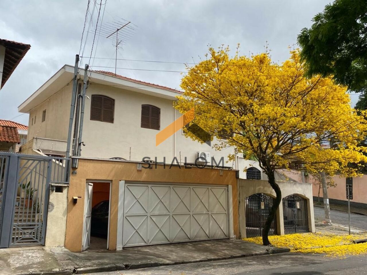 Sobrado para Venda - Caxingui