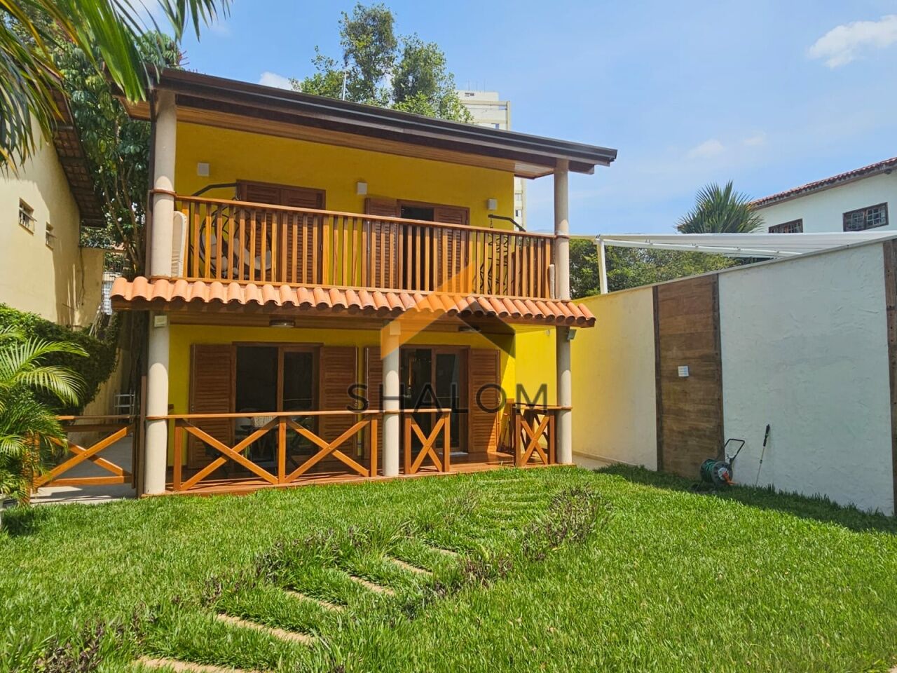 Sobrado para Venda - Caxingui