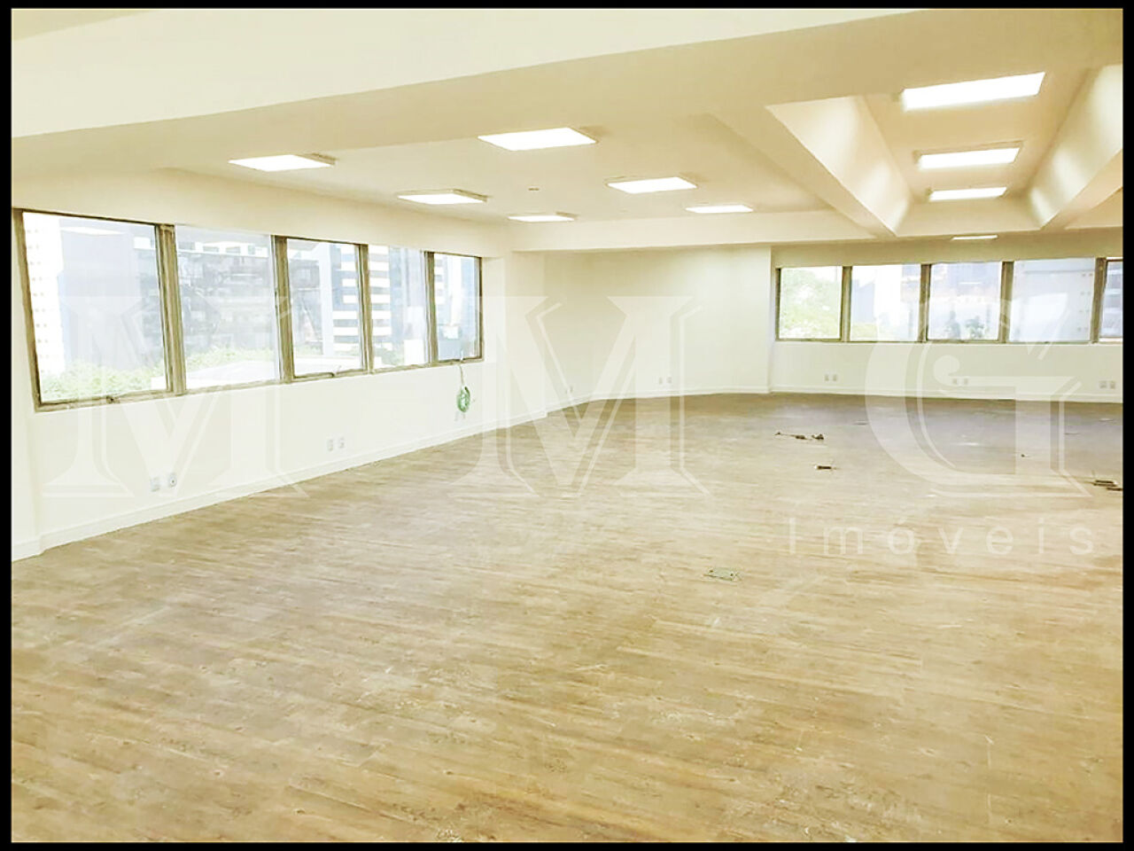 Conj. Comercial para Venda - Cidade Monções