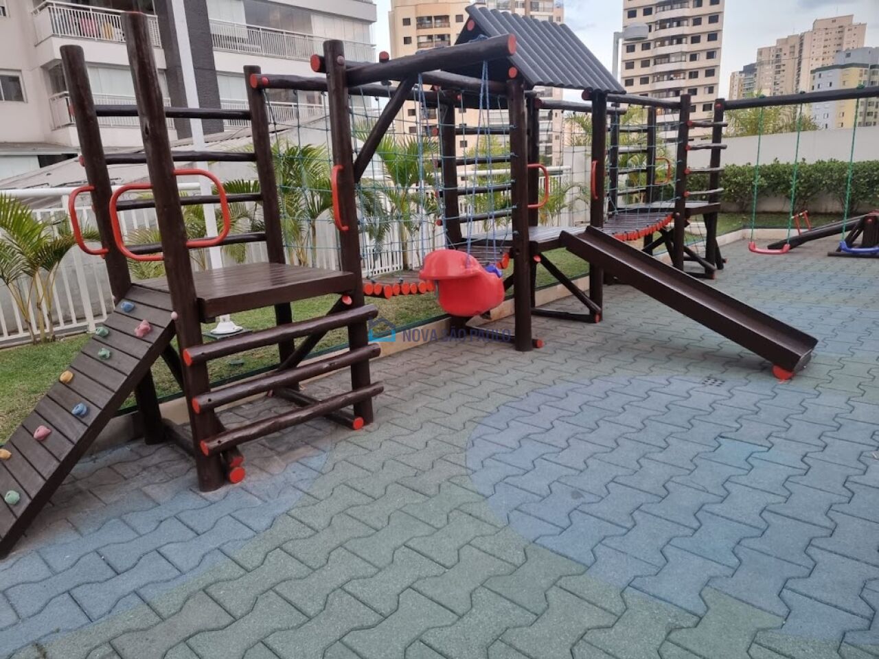 Foto 41 - BI49533