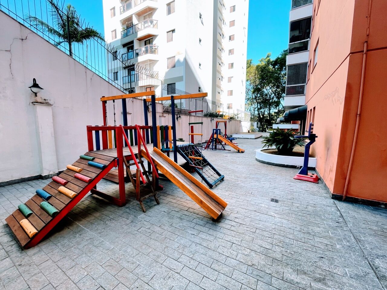 Foto 47 - BI52372