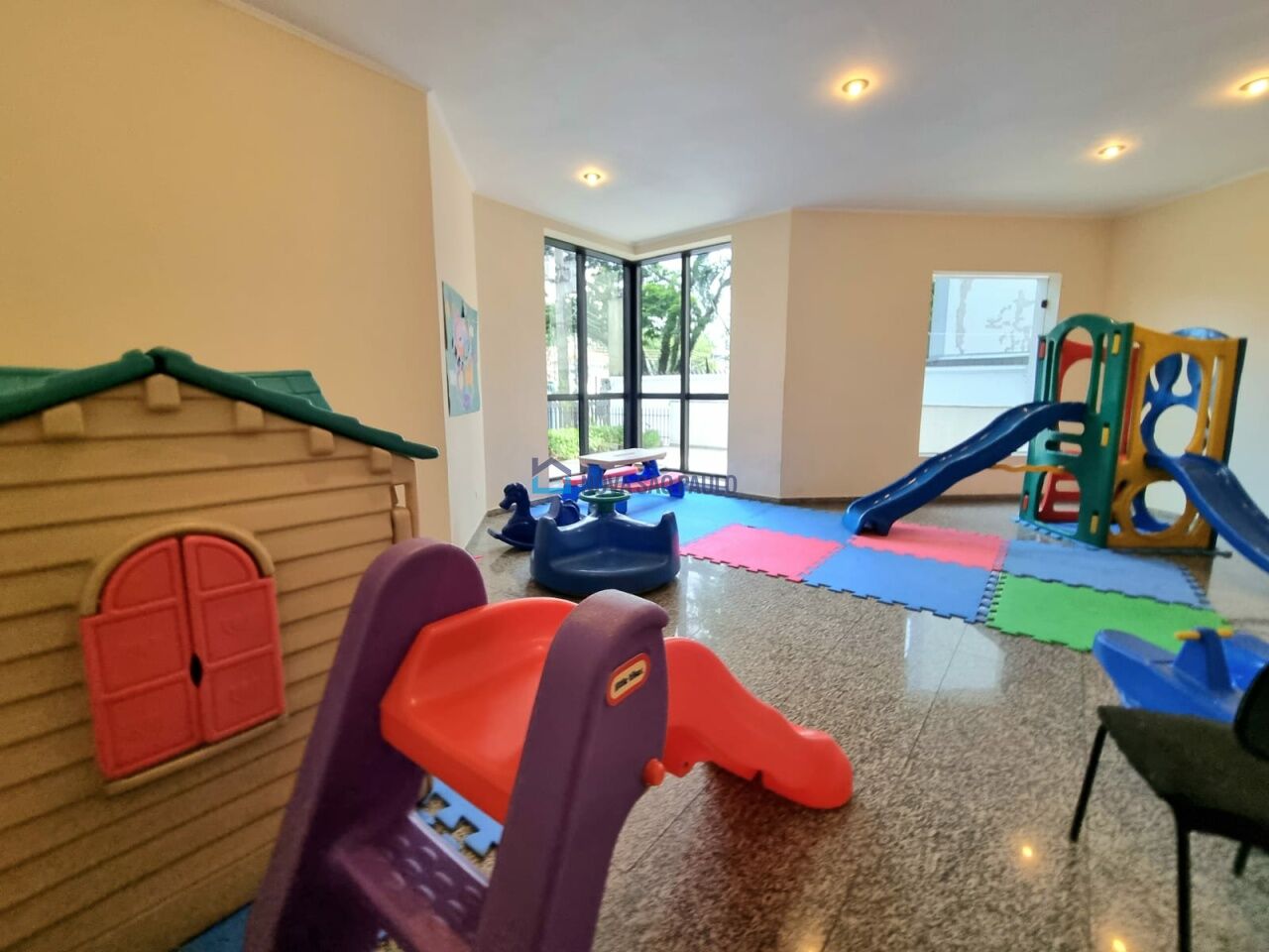 Foto 41 - MO16534