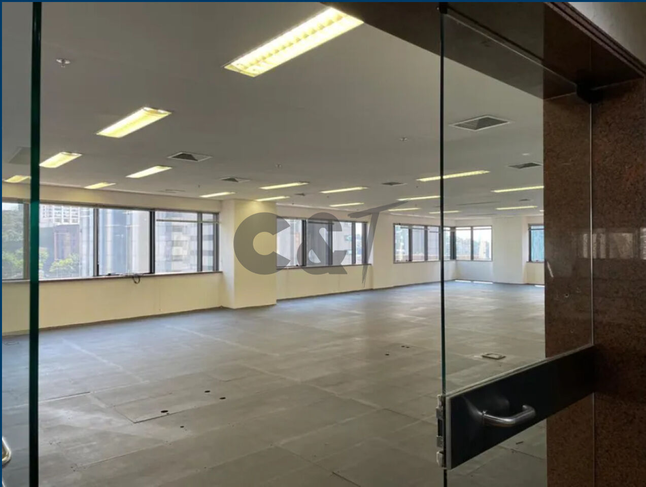 Conj. Comercial para Locação - Cidade Monções