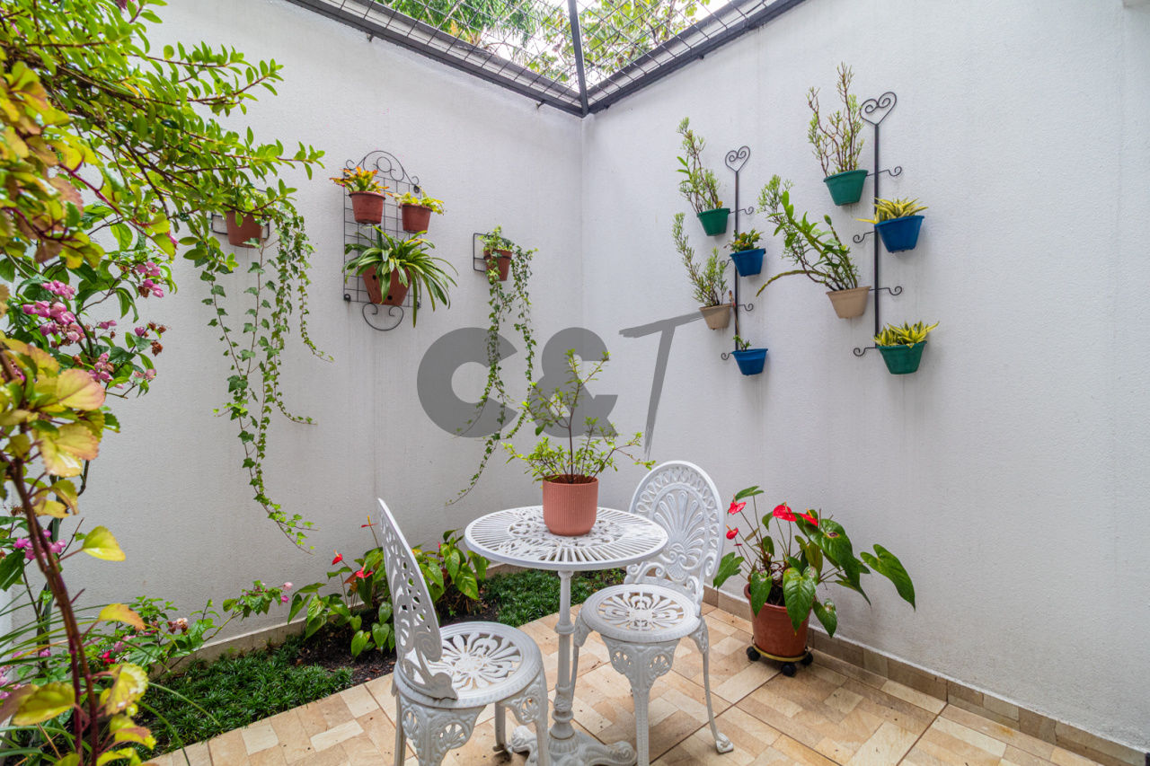 Casa de Condomínio para Venda - Granja Julieta
