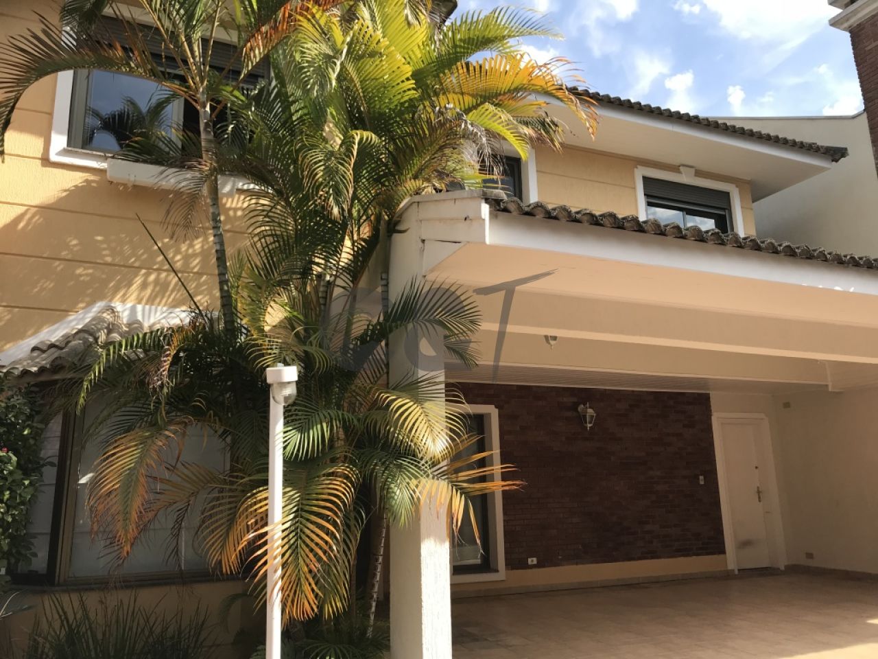 Casa de Condomínio para Venda - Granja Julieta