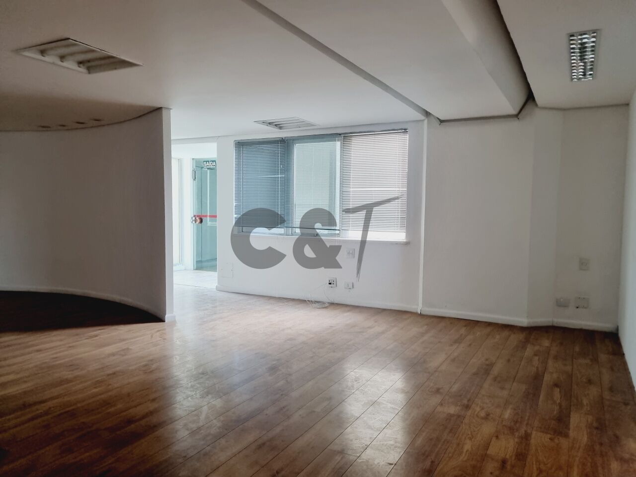 Conj. Comercial para Venda - Cidade Monções
