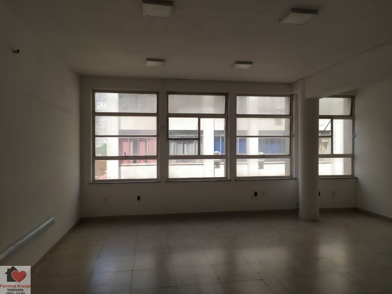 Conj. Comercial para Venda - República