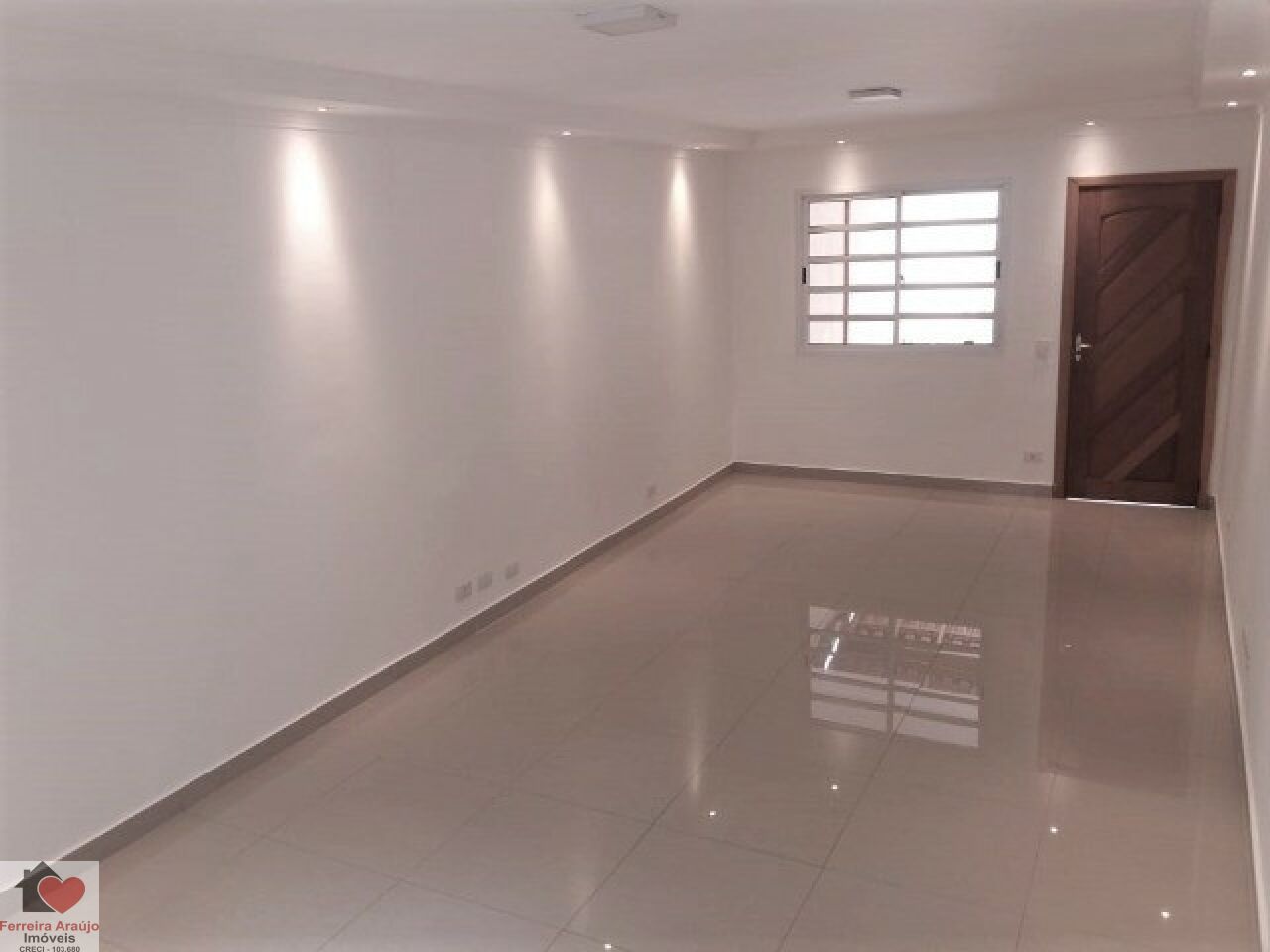 Sobrado para Venda - Vila Marari