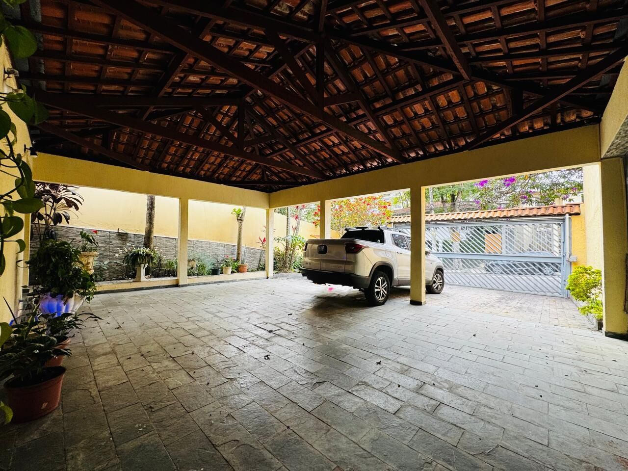 Casa Térrea para Venda - Vila Nova Caledônia