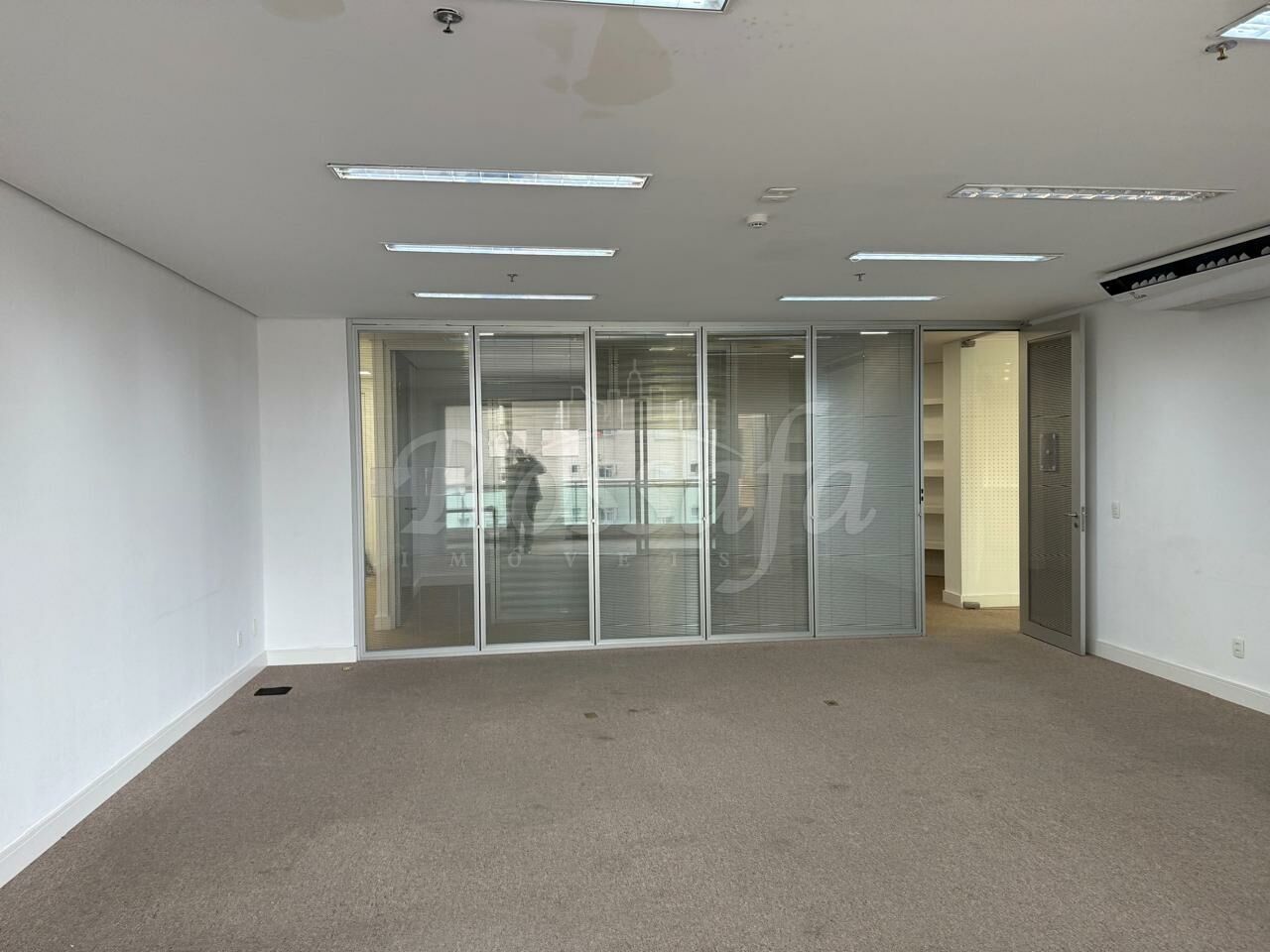 Conj. Comercial para Venda - Cerqueira César