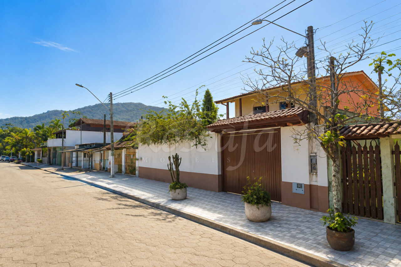 Casa Assobradada para Venda - Perequê Açu