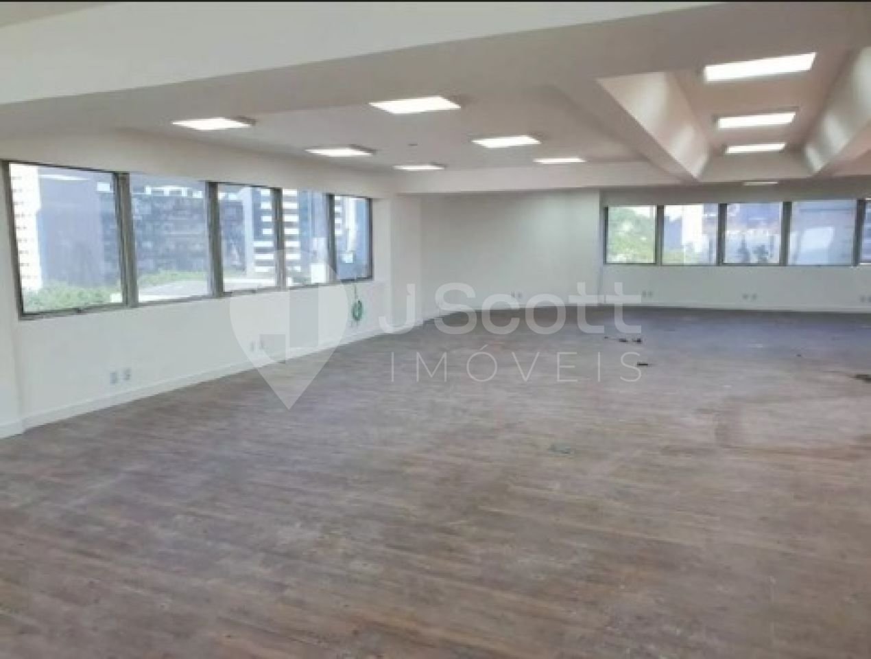 Comercial para Venda - Cidade Monções