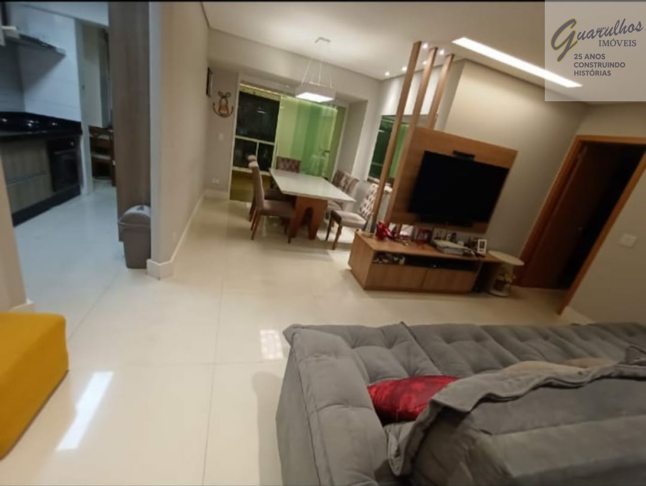 Apartamento para Venda - Vila Galvão