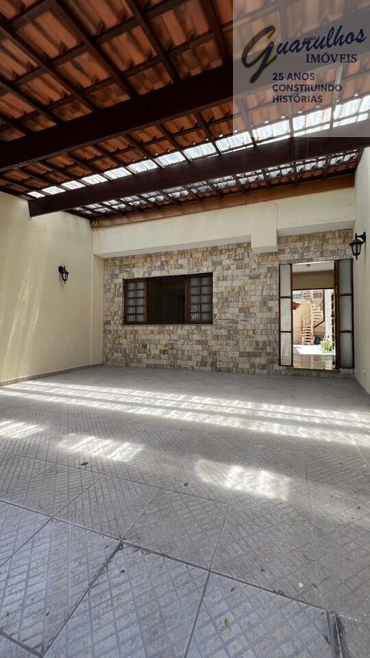 Sobrado para Venda - Jardim Santa Mena