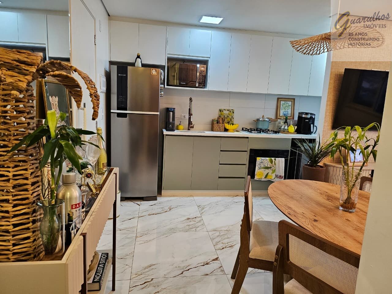 Apartamento para Venda - Vila Galvão