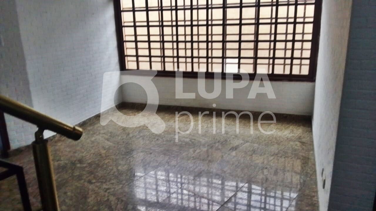 Casa, 4 quartos, 240 m² - Foto 2