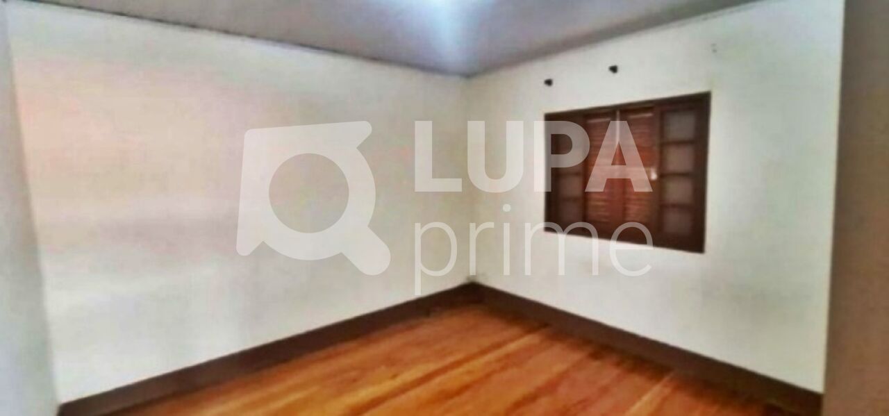 casa-terrea-venda-sao-paulo-tucuruvi-2dormitorios-3vagas-160m2-LM25058