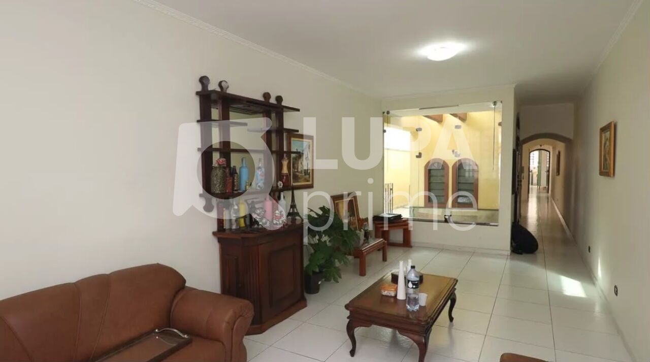 Casa, 4 quartos, 306 m² - Foto 1