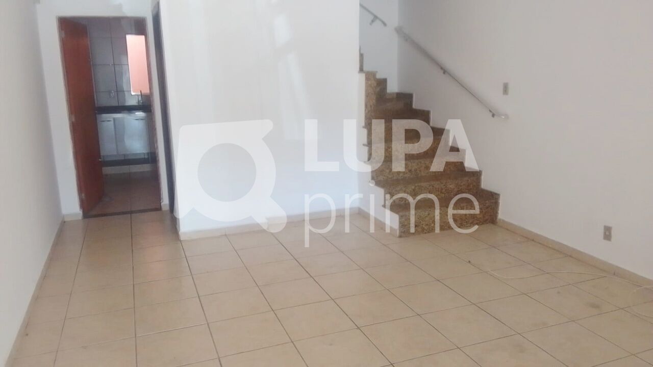 Casa, 3 quartos, 110 m² - Foto 1