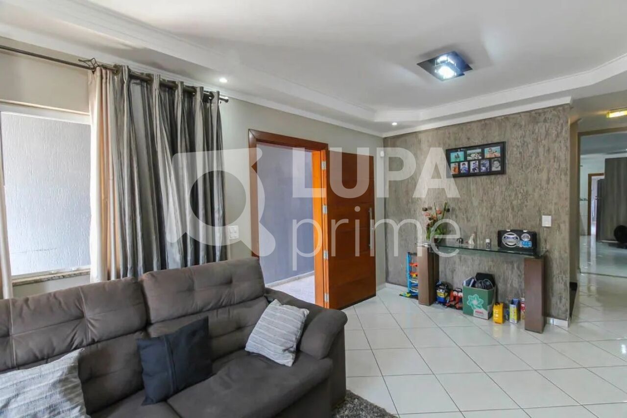 Casa, 6 quartos, 182 m² - Foto 5