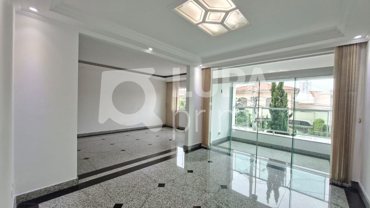 Casa, 4 quartos, 268 m² - Foto 1