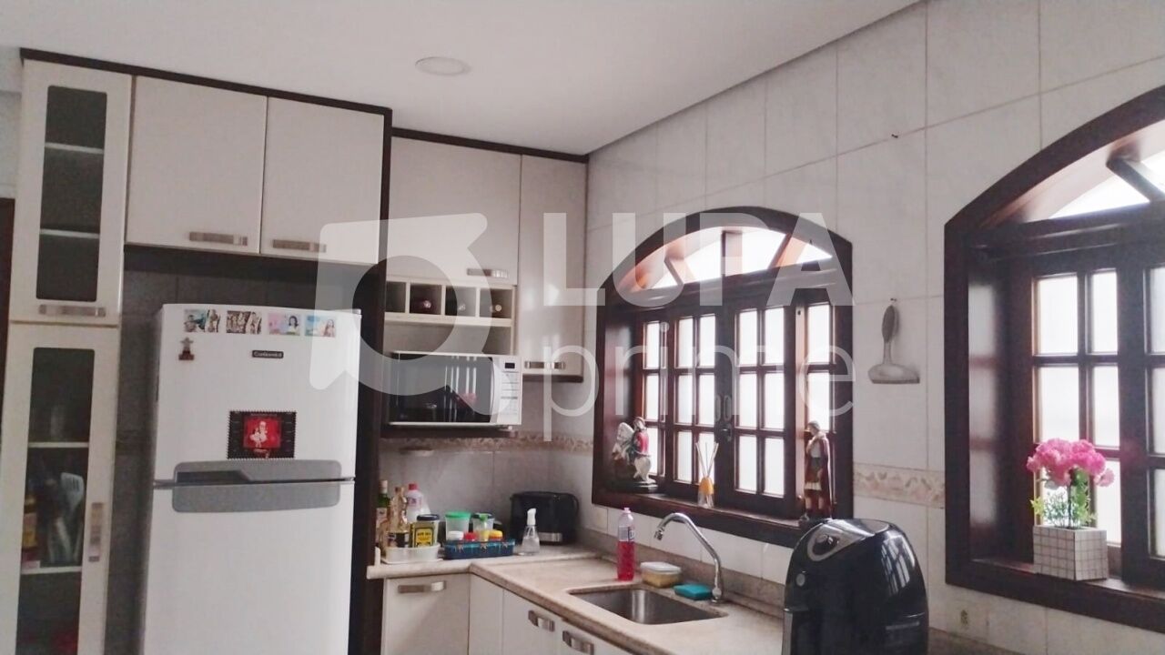 Casa, 4 quartos, 200 m² - Foto 10