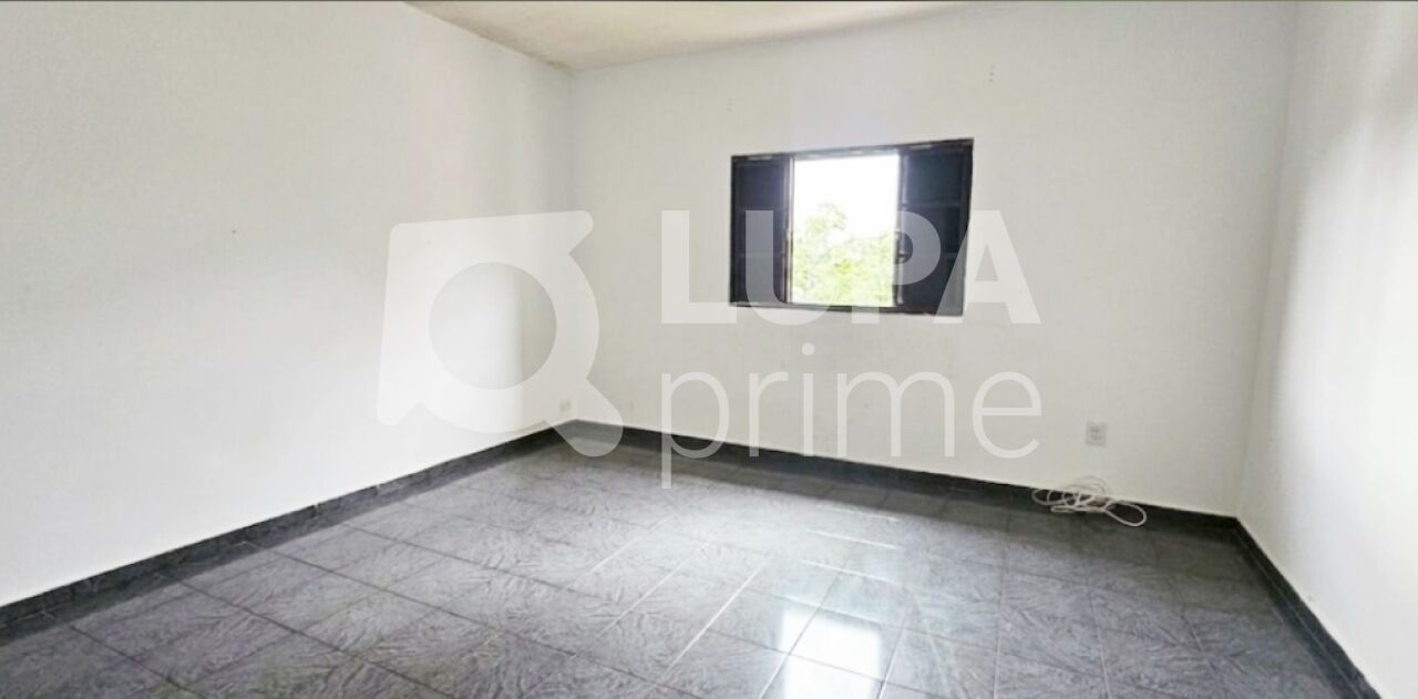 Casa, 3 quartos, 132 m² - Foto 2