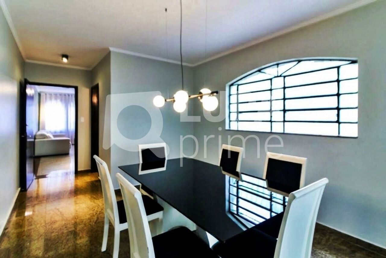 Casa, 3 quartos, 211 m² - Foto 2