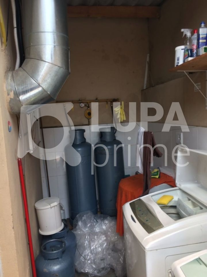 galpao-venda-sao-paulo-agua-fria-10vagas-240m2-LS23574