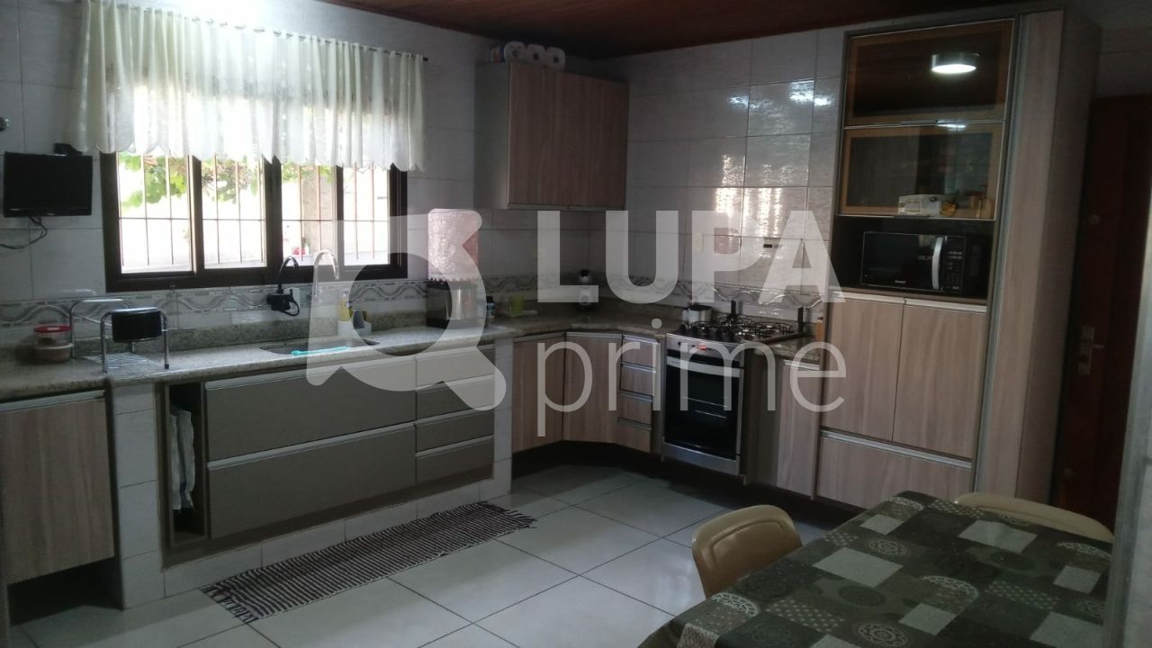 casa-terrea-venda-sao-paulo-vila-nivi-3dormitorios-2suites-7vagas-200m2-LS40041