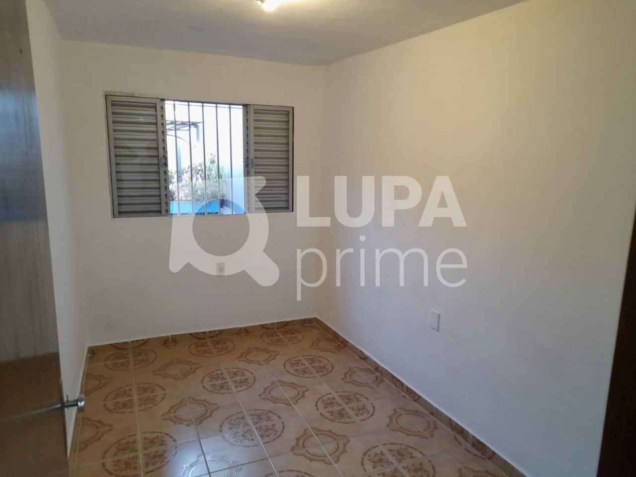 outros-venda-sao-paulo-chora-menino-200m2-LS41505