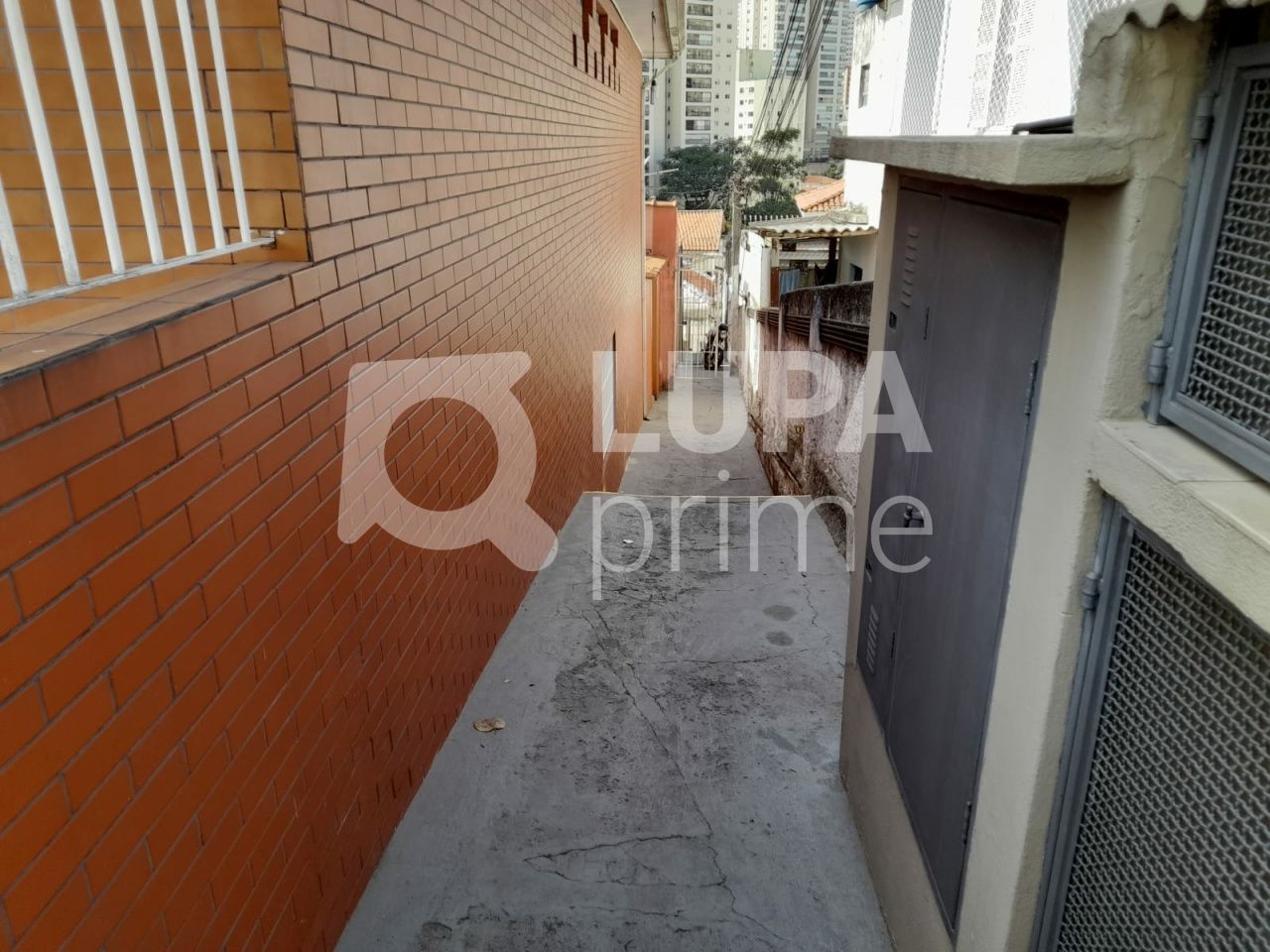outros-venda-sao-paulo-chora-menino-200m2-LS41505