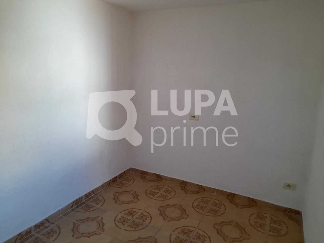outros-venda-sao-paulo-chora-menino-200m2-LS41505