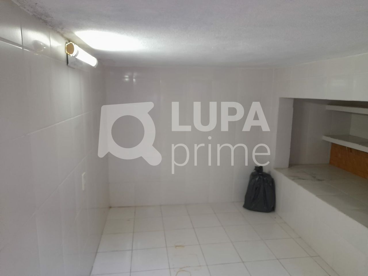 outros-venda-sao-paulo-chora-menino-200m2-LS41505