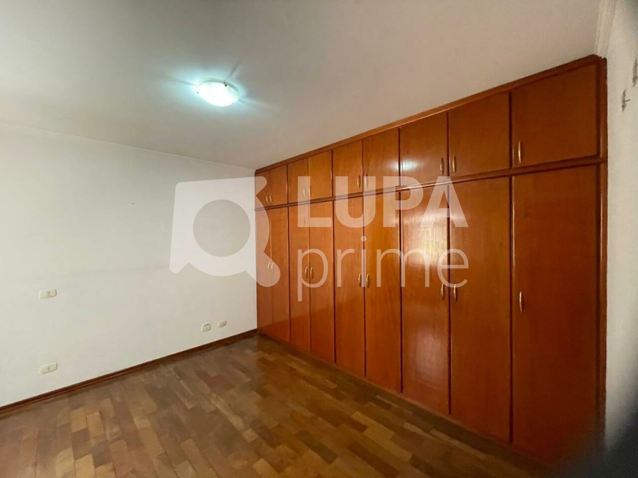 casa-terrea-venda-sao-paulo-tucuruvi-3dormitorios-3suites-5vagas-300m2-LS42879