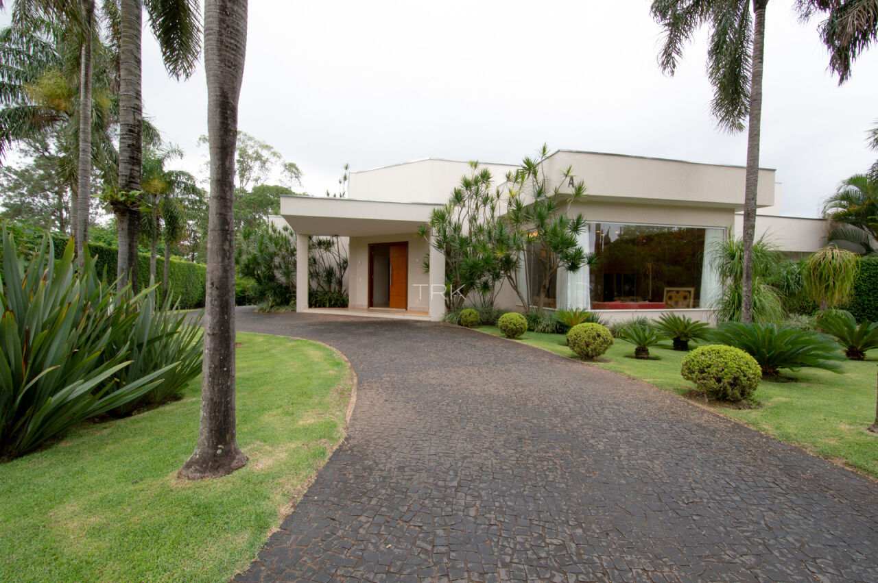 Quem disse que uma casa térrea precisa ser previsível? 