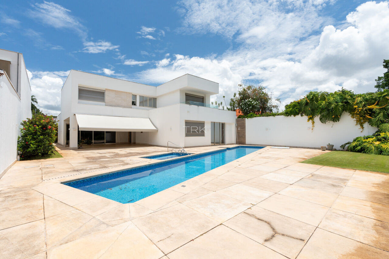 Tão confortável quanto acordar aqui. Tão simples quanto atravessar o jardim.