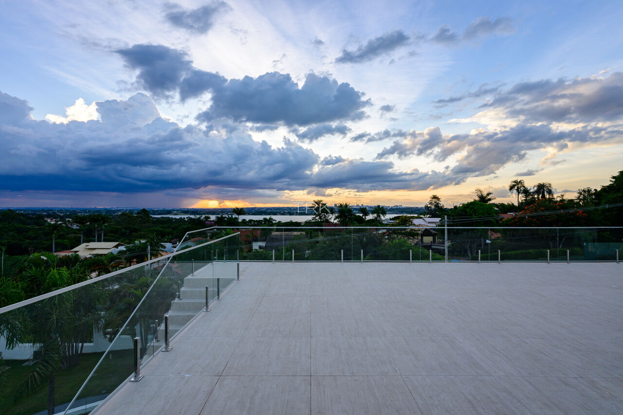 Nem toda casa olha Brasília assim. 