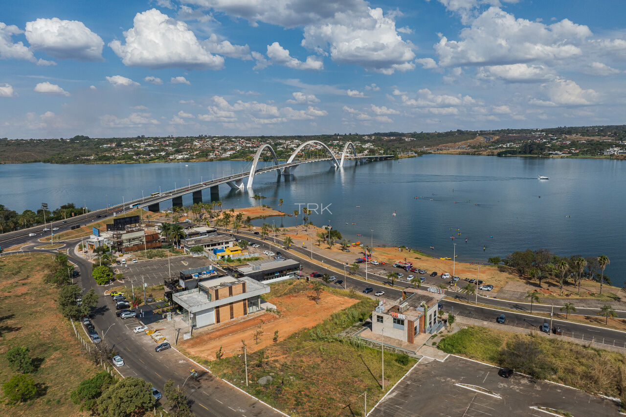 A Ponte JK liga dois lados. Este terreno liga localização e oportunidade. 