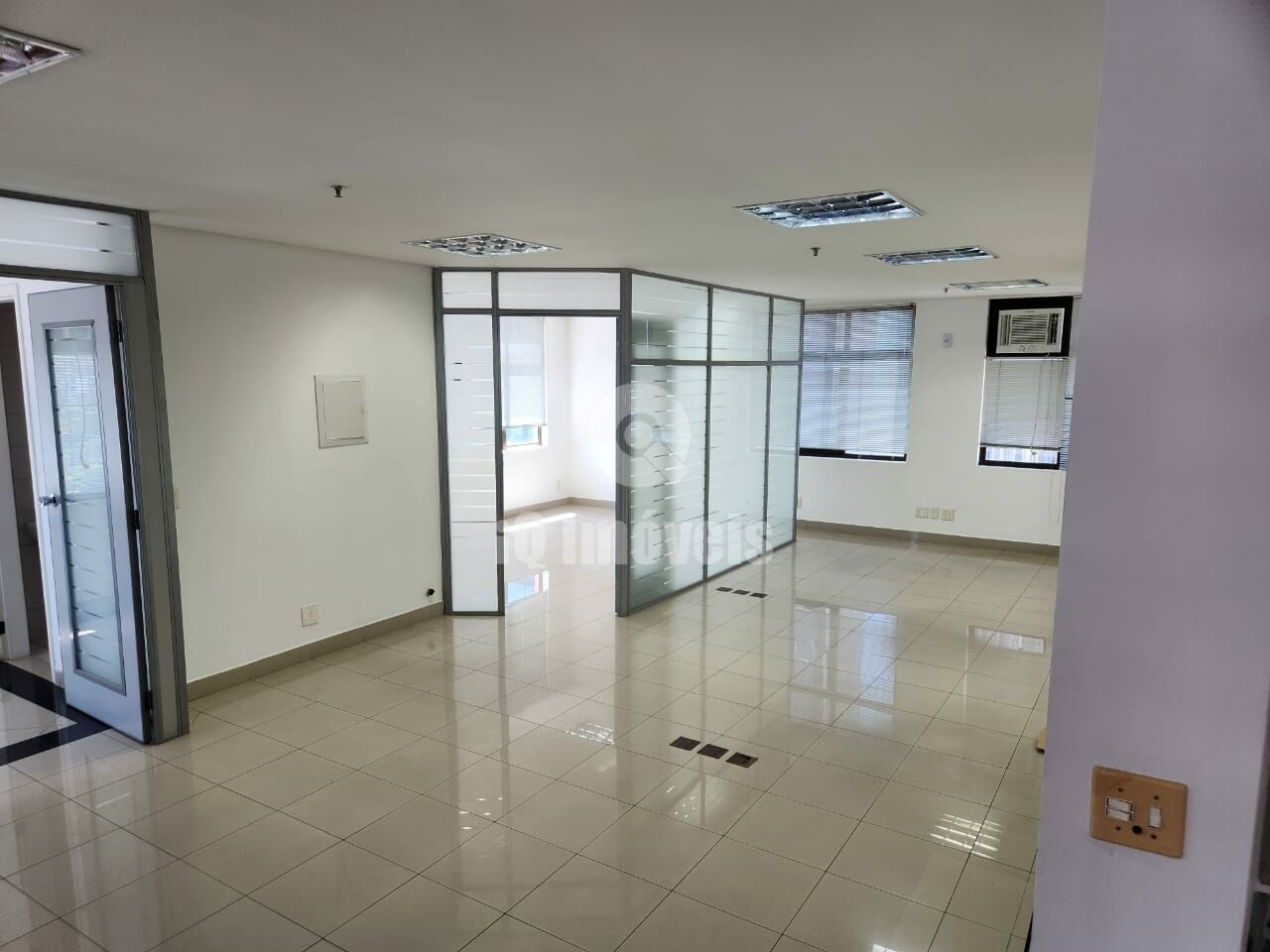 Conj. Comercial para Locação - BROOKLIN