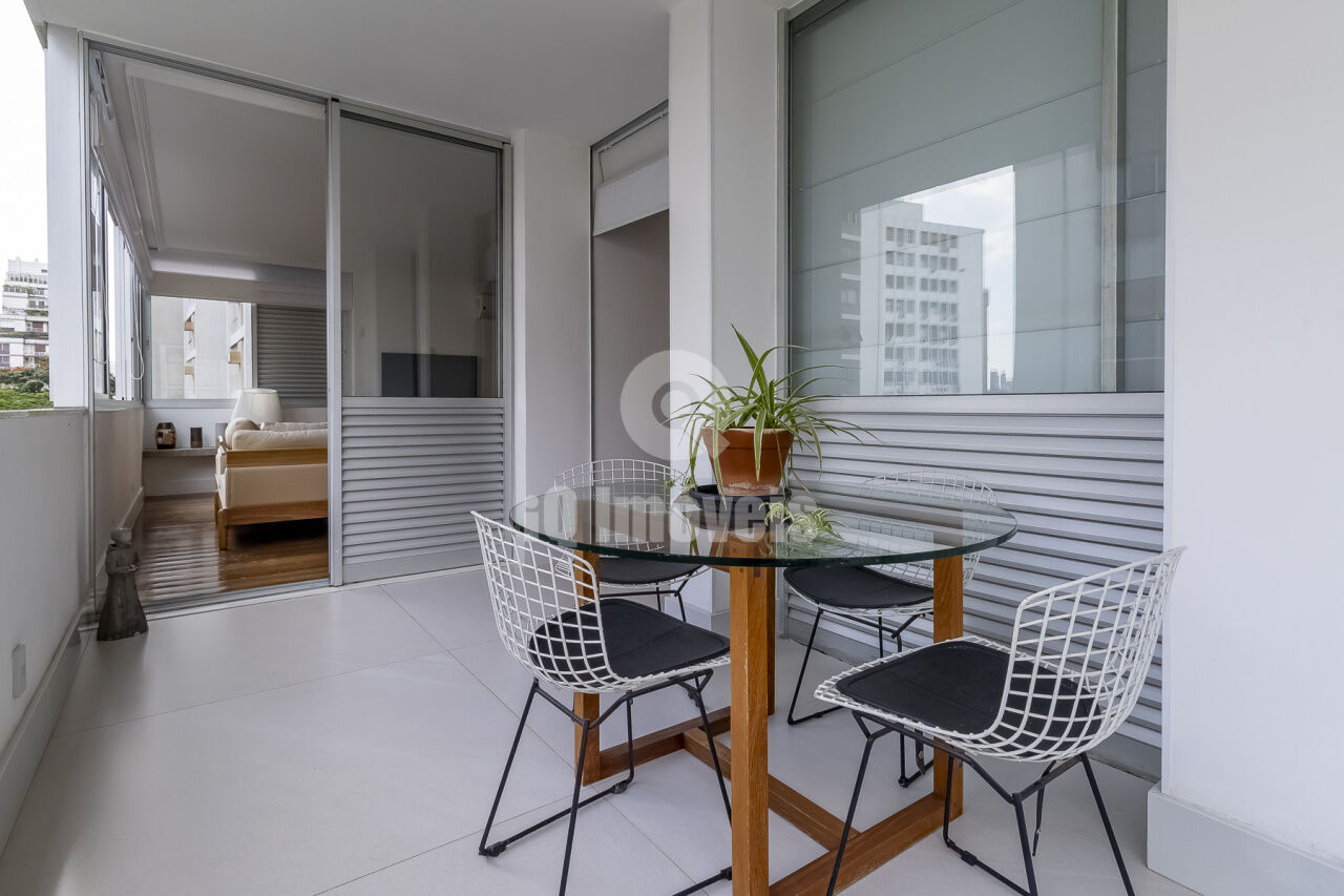 Apartamento a venda Higienópolis, 270 metros, 3 dormitórios, 2 suítes, 2 vagas.