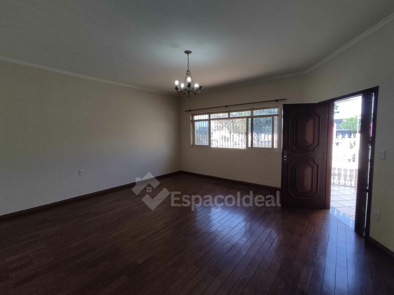 Casa, 3 quartos, 218 m² - Foto 1