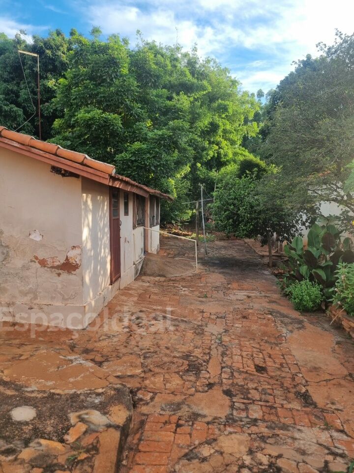 Casa, 4 quartos, 1085 m² - Foto 1