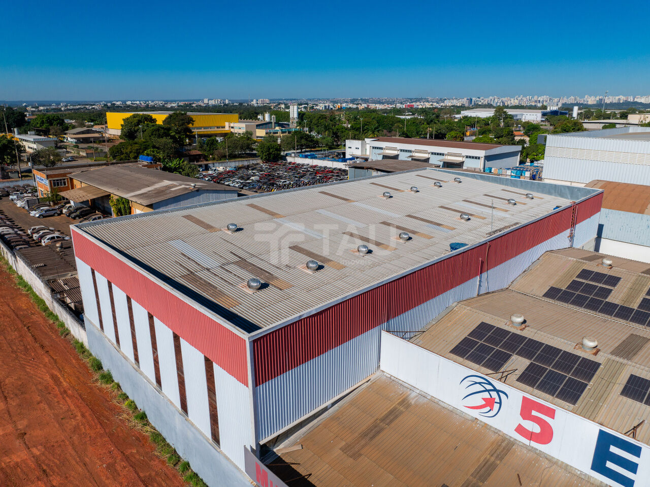 Galpão para Venda - Zona Industrial Guará