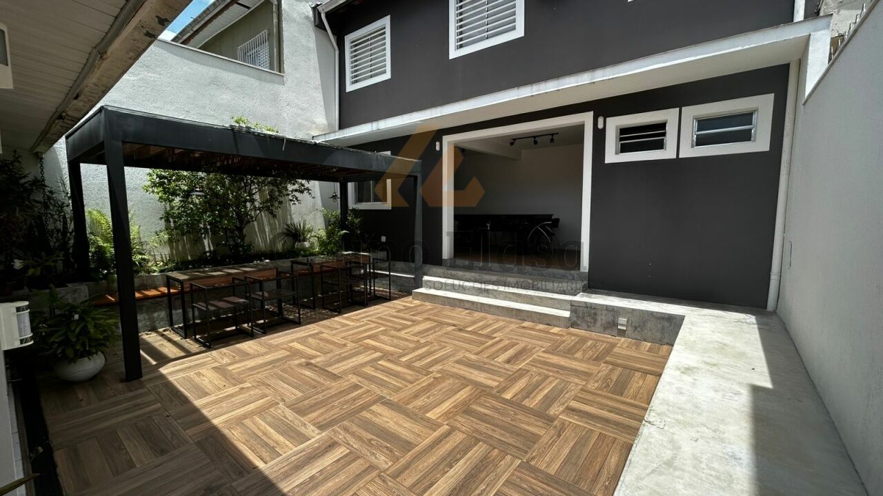 Casa Assobradada para Venda - Vila Cordeiro