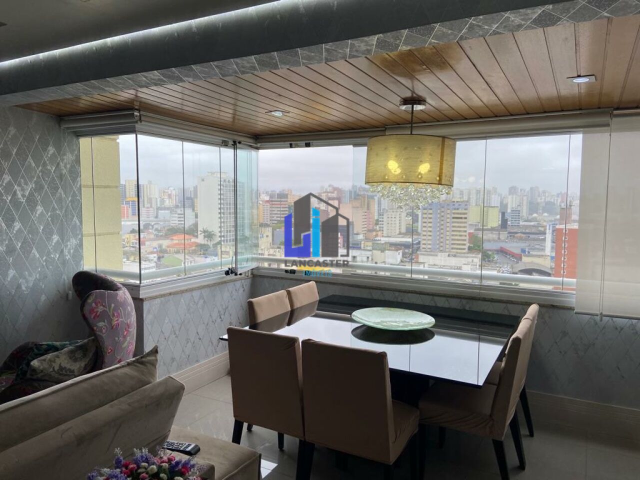 Apartamento com 3 dormitórios, 3 suítes e 3 vagas de garagem, no Centro - Santo André