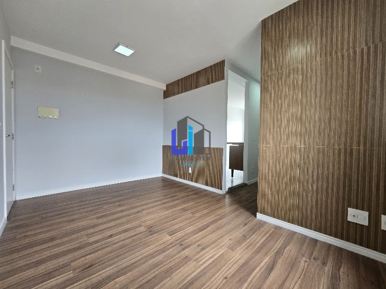 Apartamento com 2 dormitórios, 1 vaga, no Jardim Utinga.
