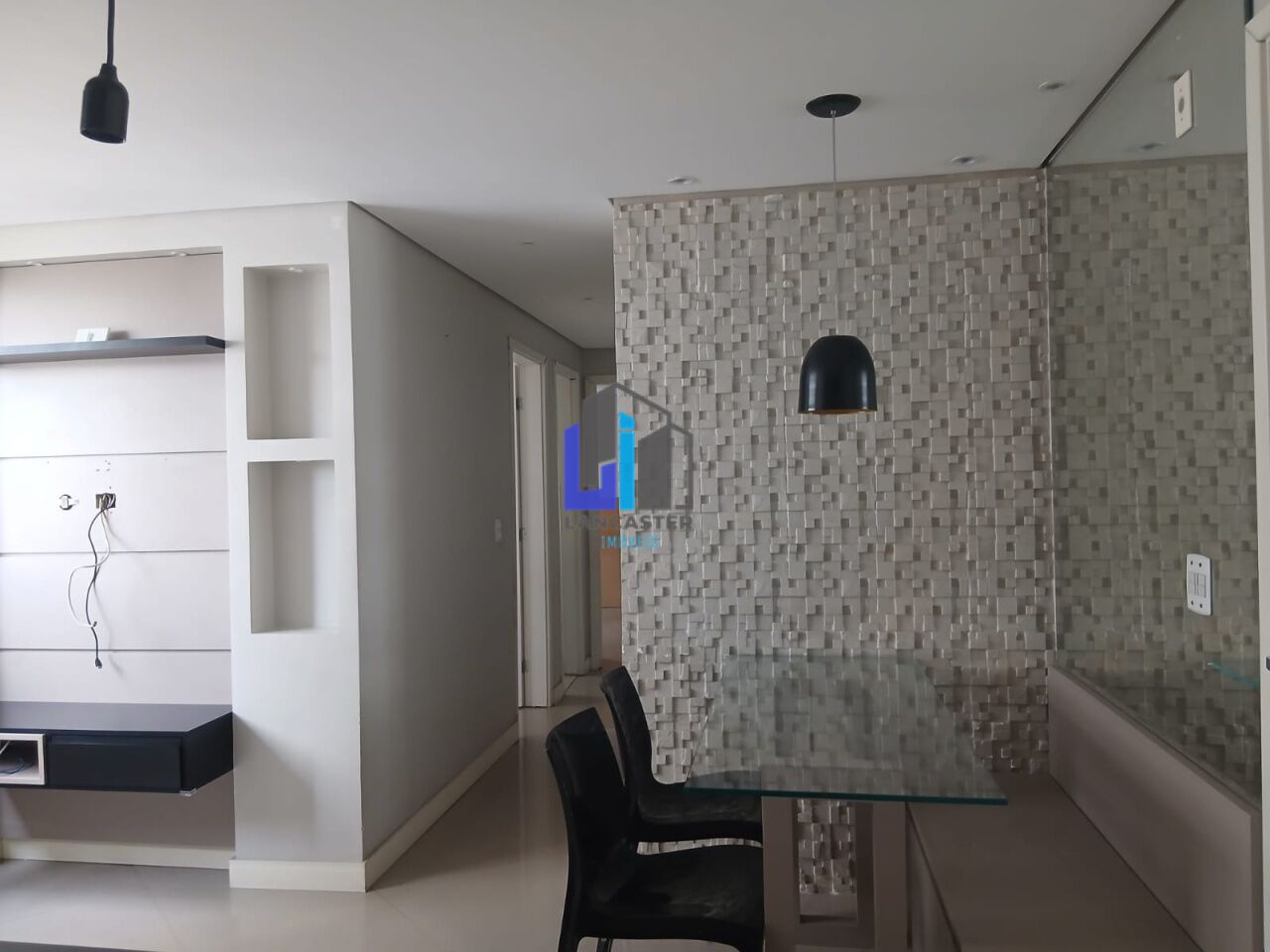 Apartamento  na Vila Homero Thon | 2 Dormitórios, Vaga Livre e Localização Estratégic